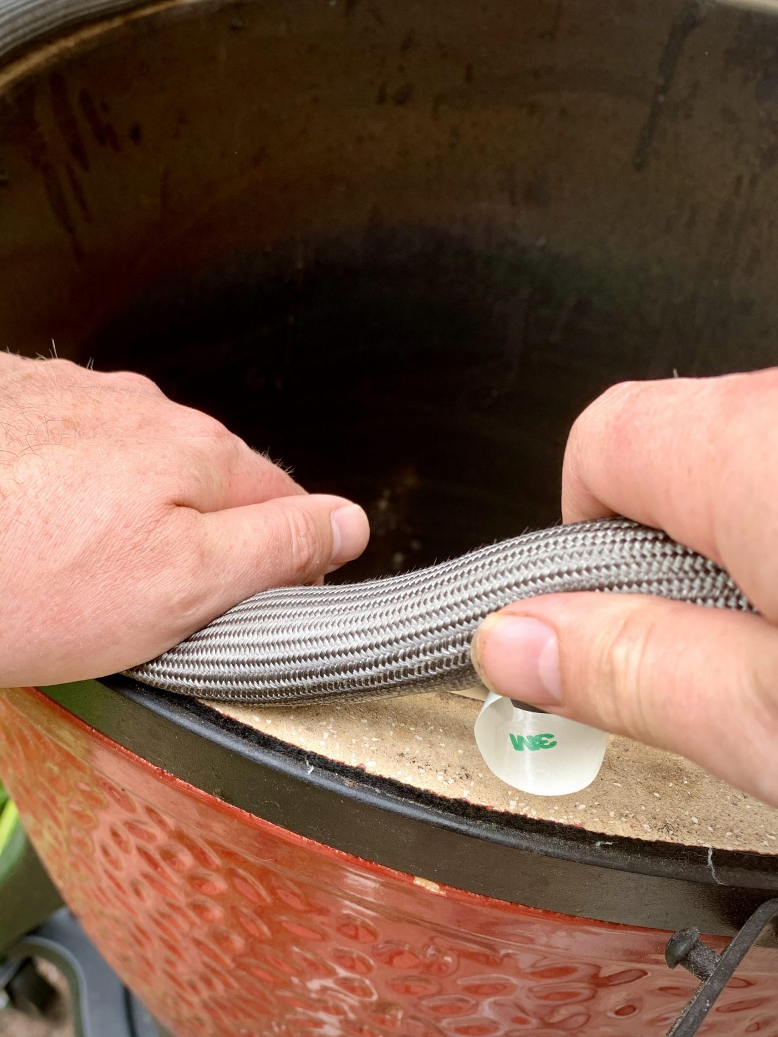 How to Replace a Kamado Joe Wire Mesh Fibreglass Gasket, Properly