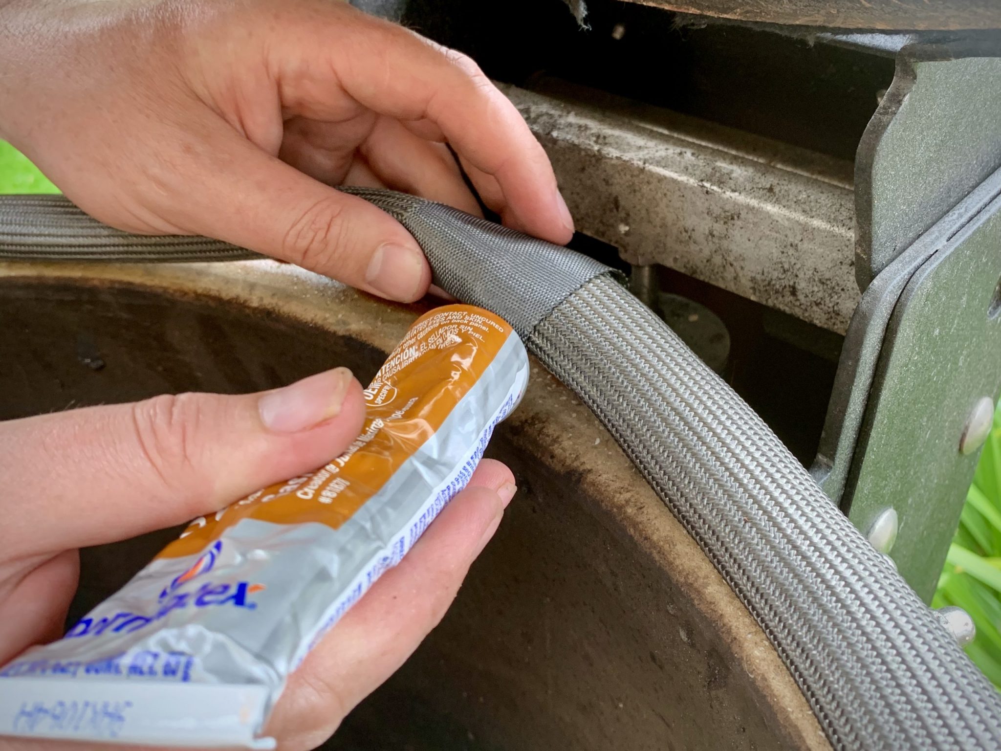 How to Replace a Kamado Joe Wire Mesh Fibreglass Gasket, Properly