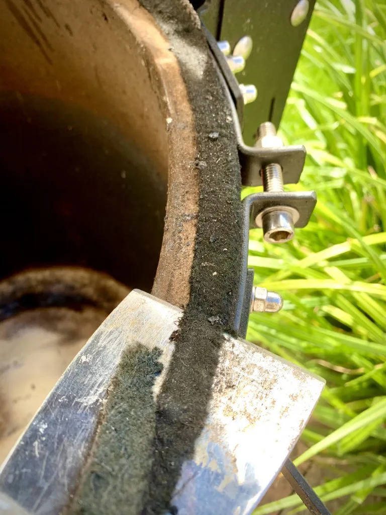 Remove the Old Gaskets 1