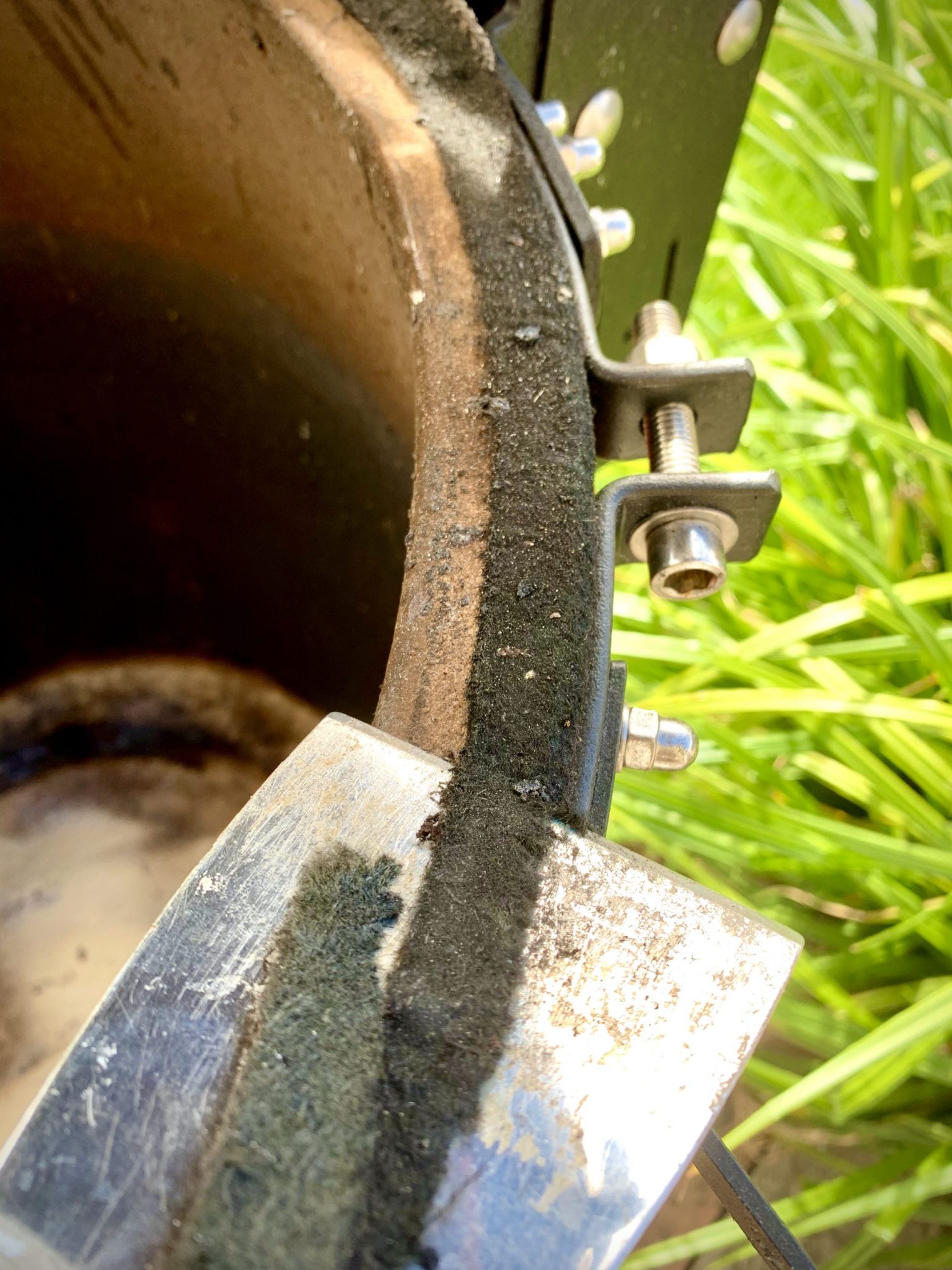 How to Replace a Kamado Joe Wire Mesh Fibreglass Gasket, Properly