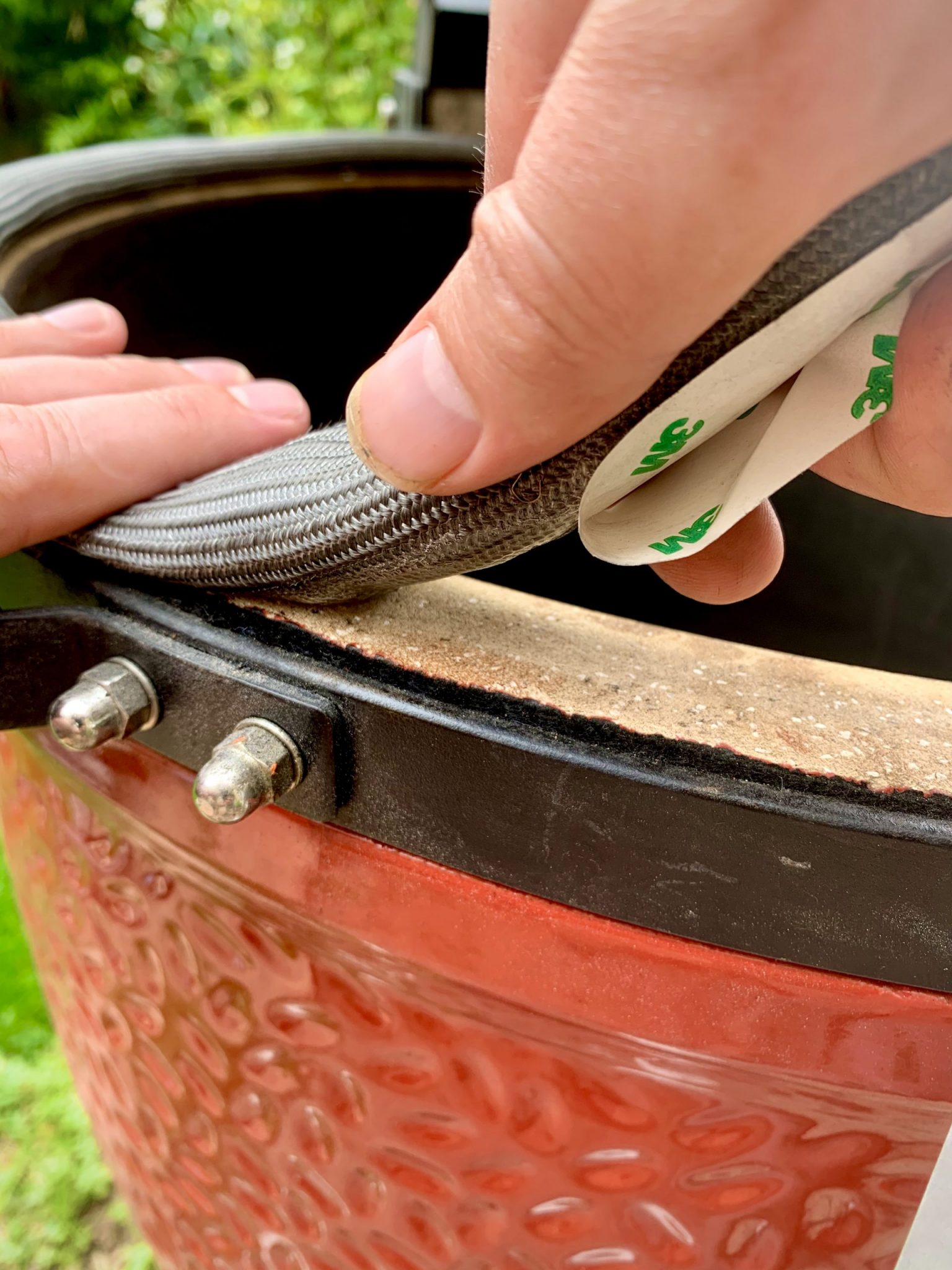 How to Replace a Kamado Joe Wire Mesh Fibreglass Gasket, Properly