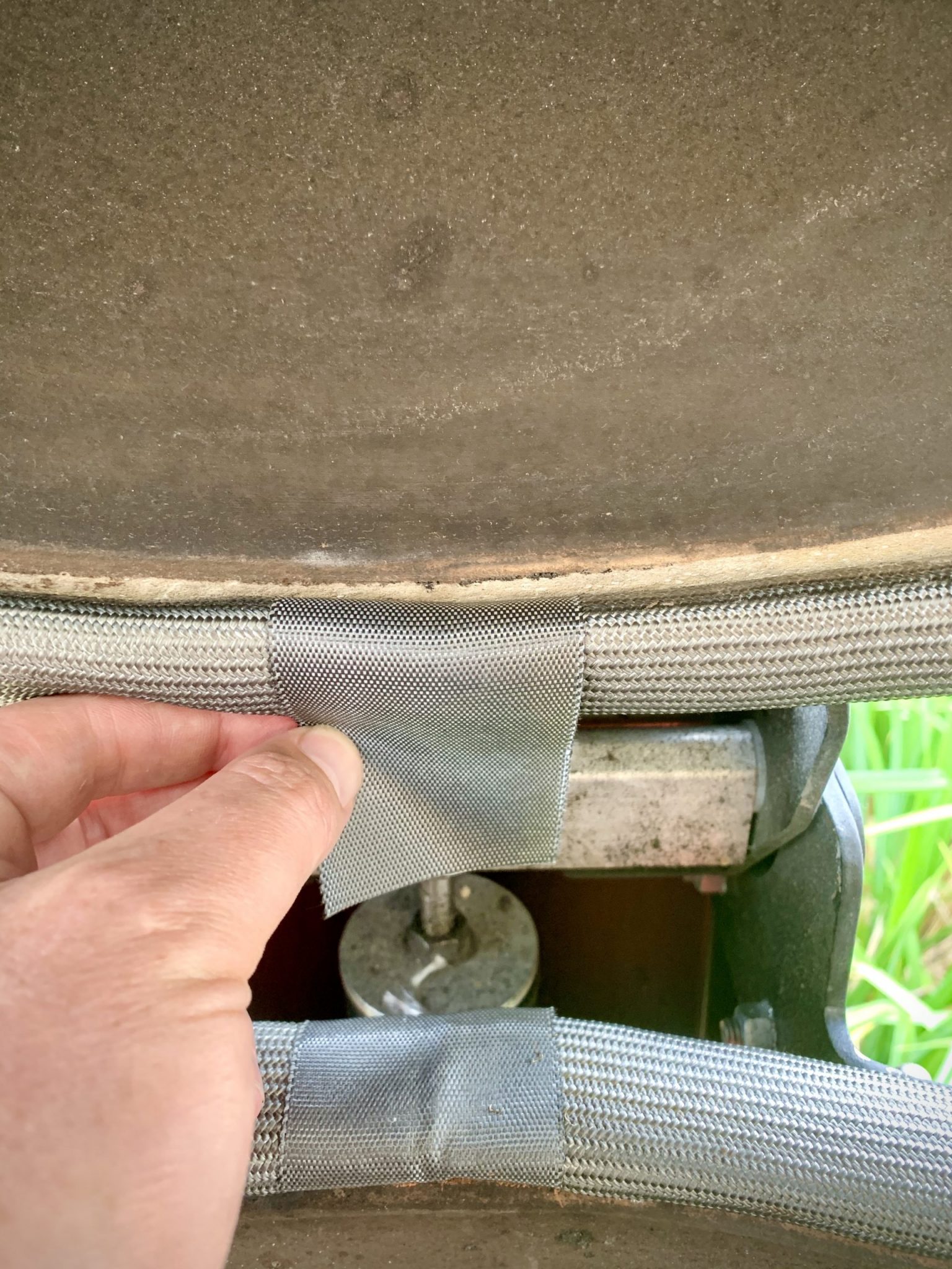 How to Replace a Kamado Joe Wire Mesh Fibreglass Gasket, Properly