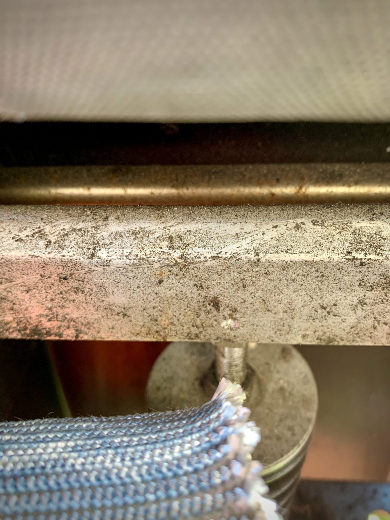 How to Replace a Kamado Joe Wire Mesh Fibreglass Gasket, Properly