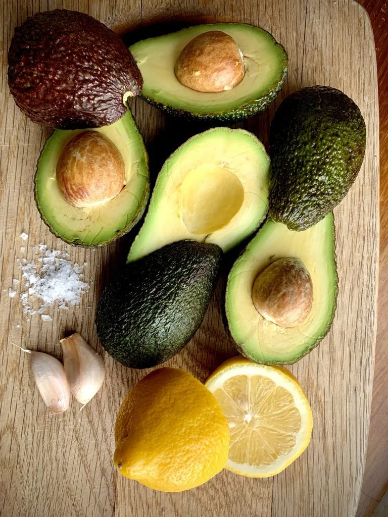 Classic Guacamole-ingredients